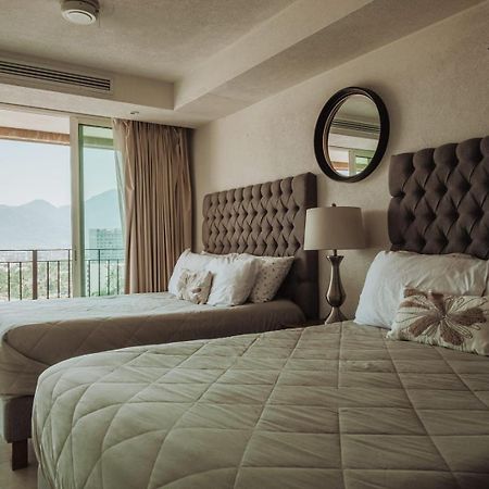 Grand Venetian Beachfront Condos Puerto Vallarta Extérieur photo