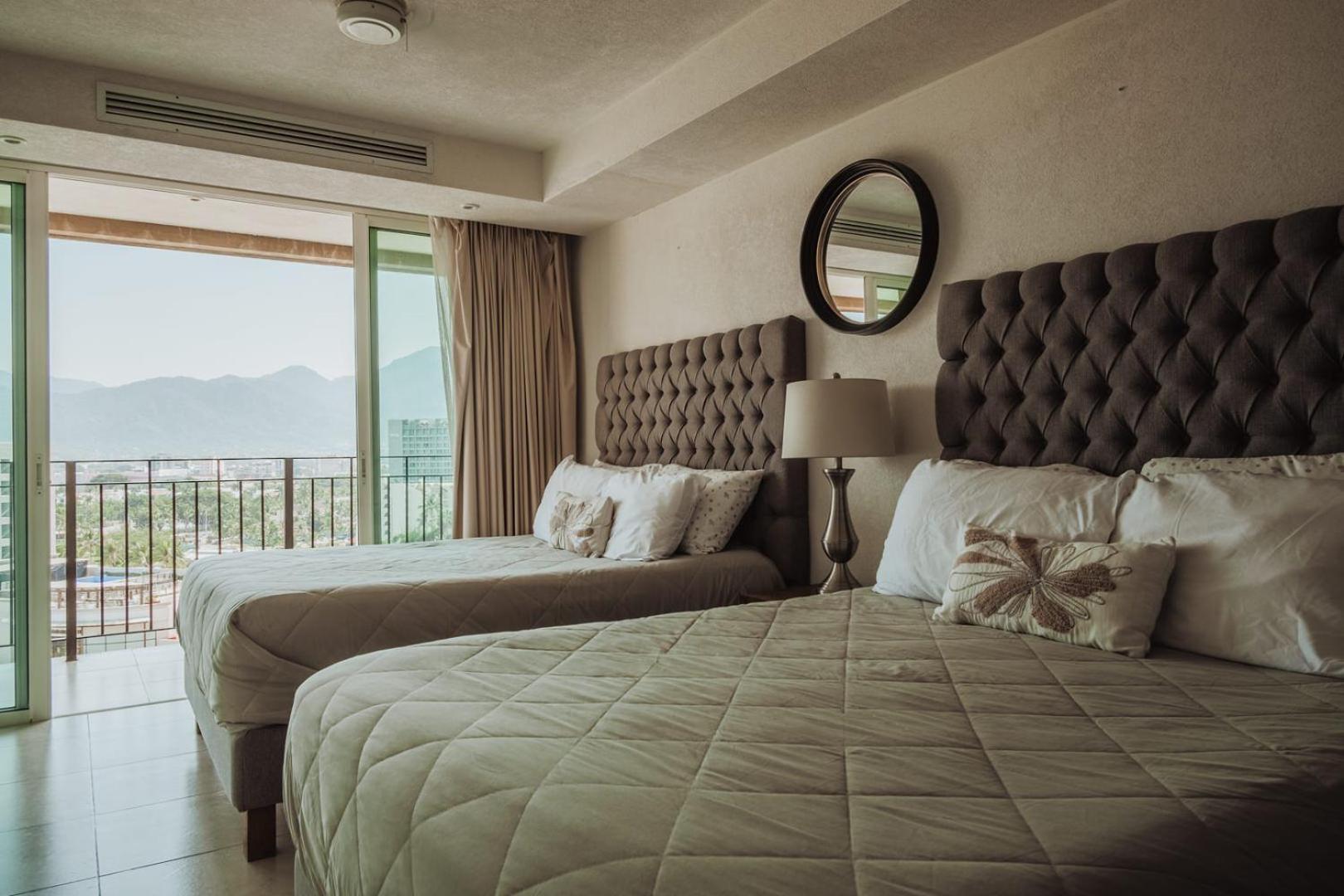 Grand Venetian Beachfront Condos Puerto Vallarta Extérieur photo