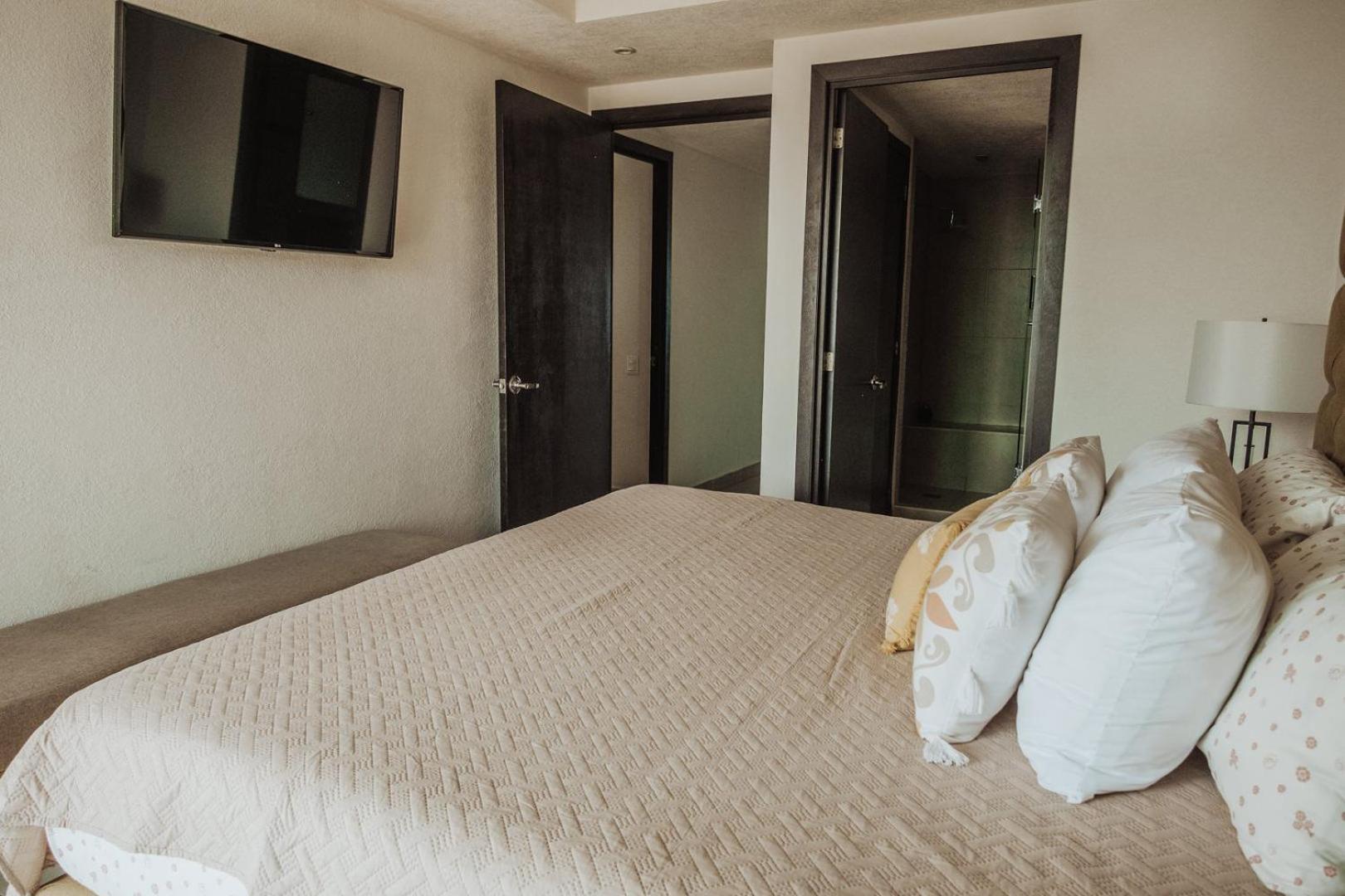 Grand Venetian Beachfront Condos Puerto Vallarta Extérieur photo