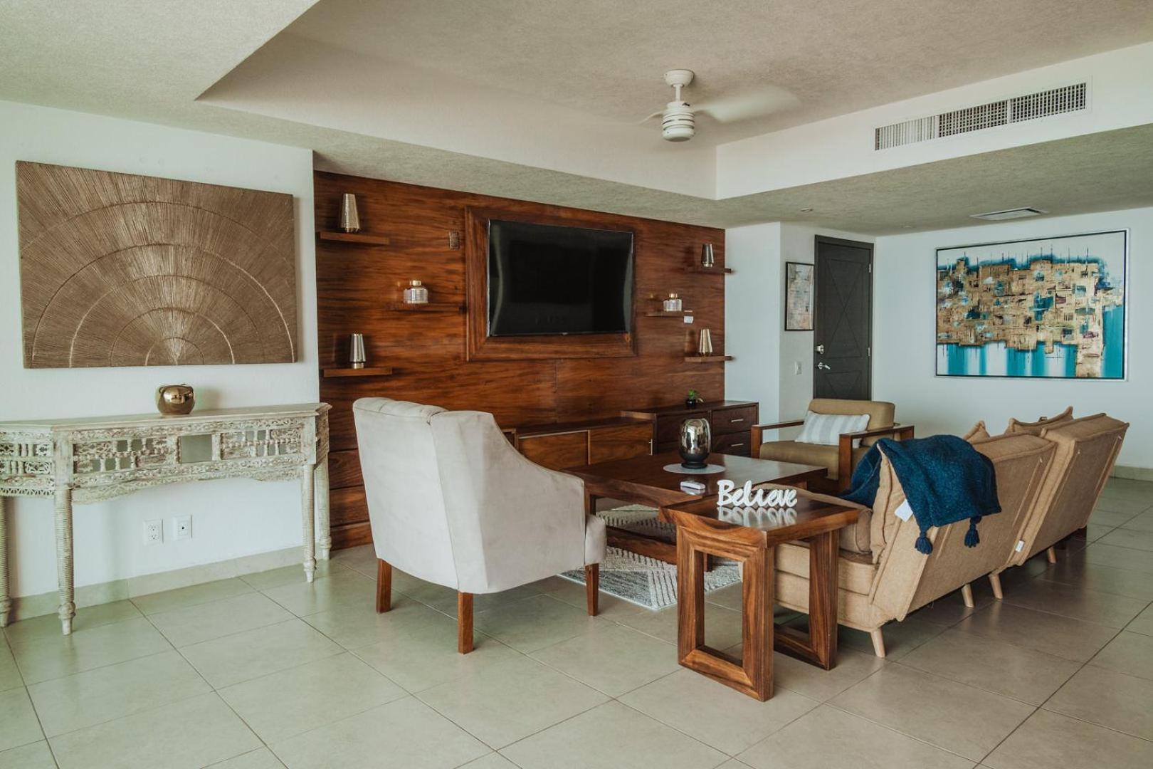 Grand Venetian Beachfront Condos Puerto Vallarta Extérieur photo