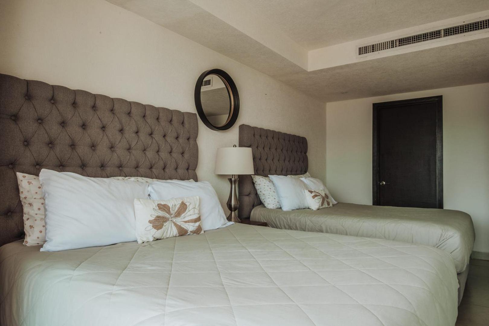 Grand Venetian Beachfront Condos Puerto Vallarta Extérieur photo