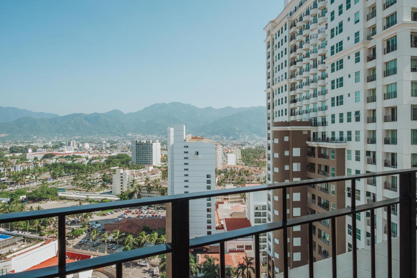 Grand Venetian Beachfront Condos Puerto Vallarta Extérieur photo