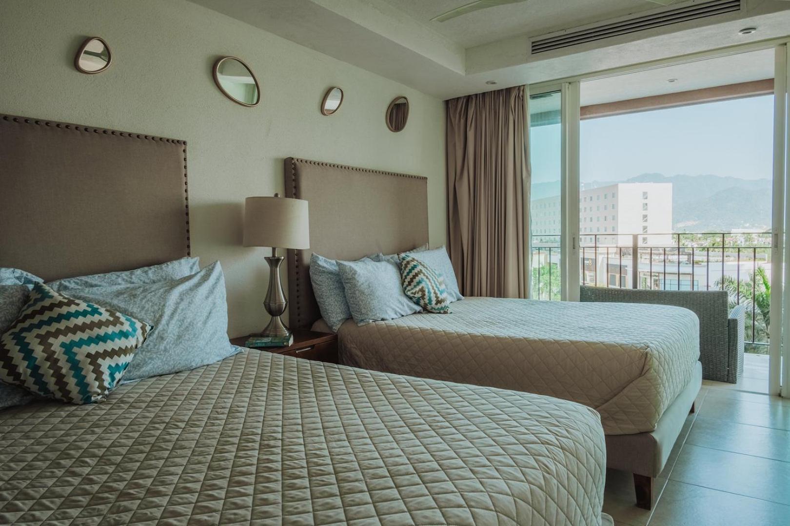 Grand Venetian Beachfront Condos Puerto Vallarta Extérieur photo