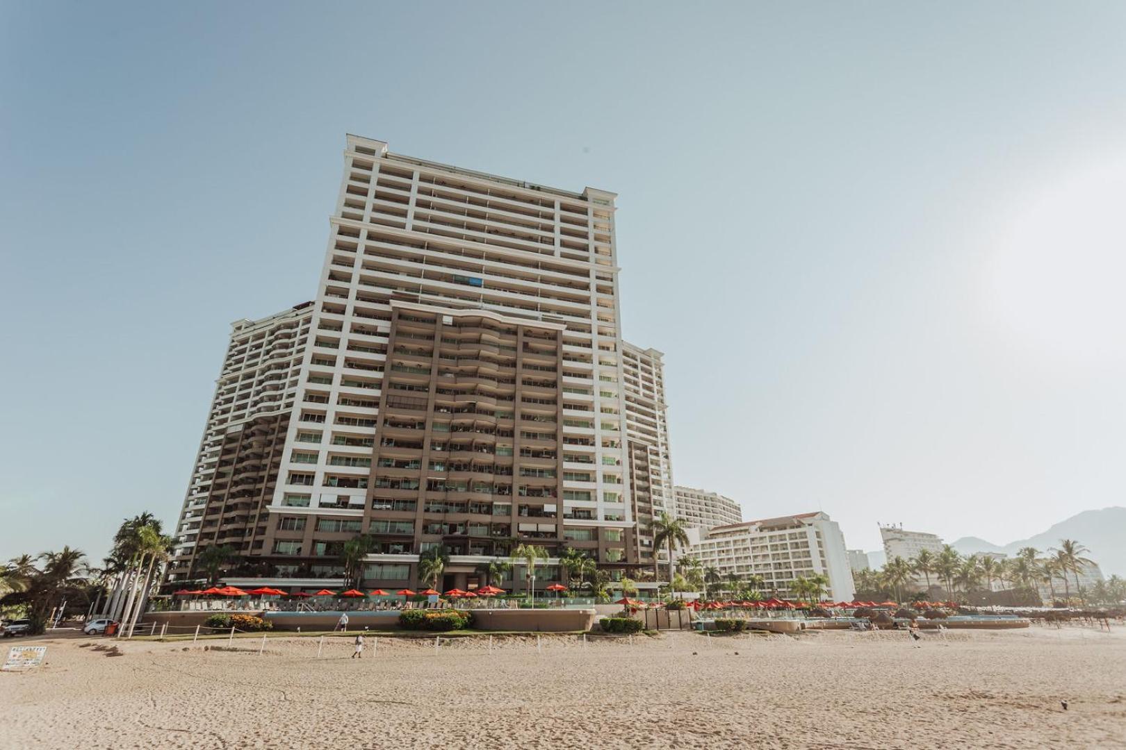 Grand Venetian Beachfront Condos Puerto Vallarta Extérieur photo