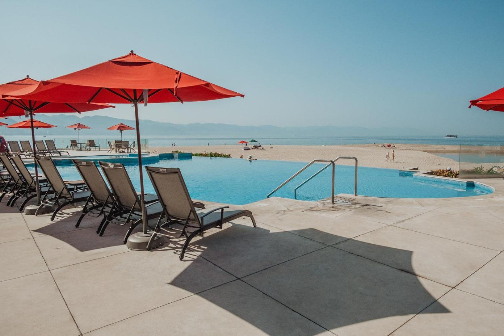 Grand Venetian Beachfront Condos Puerto Vallarta Extérieur photo