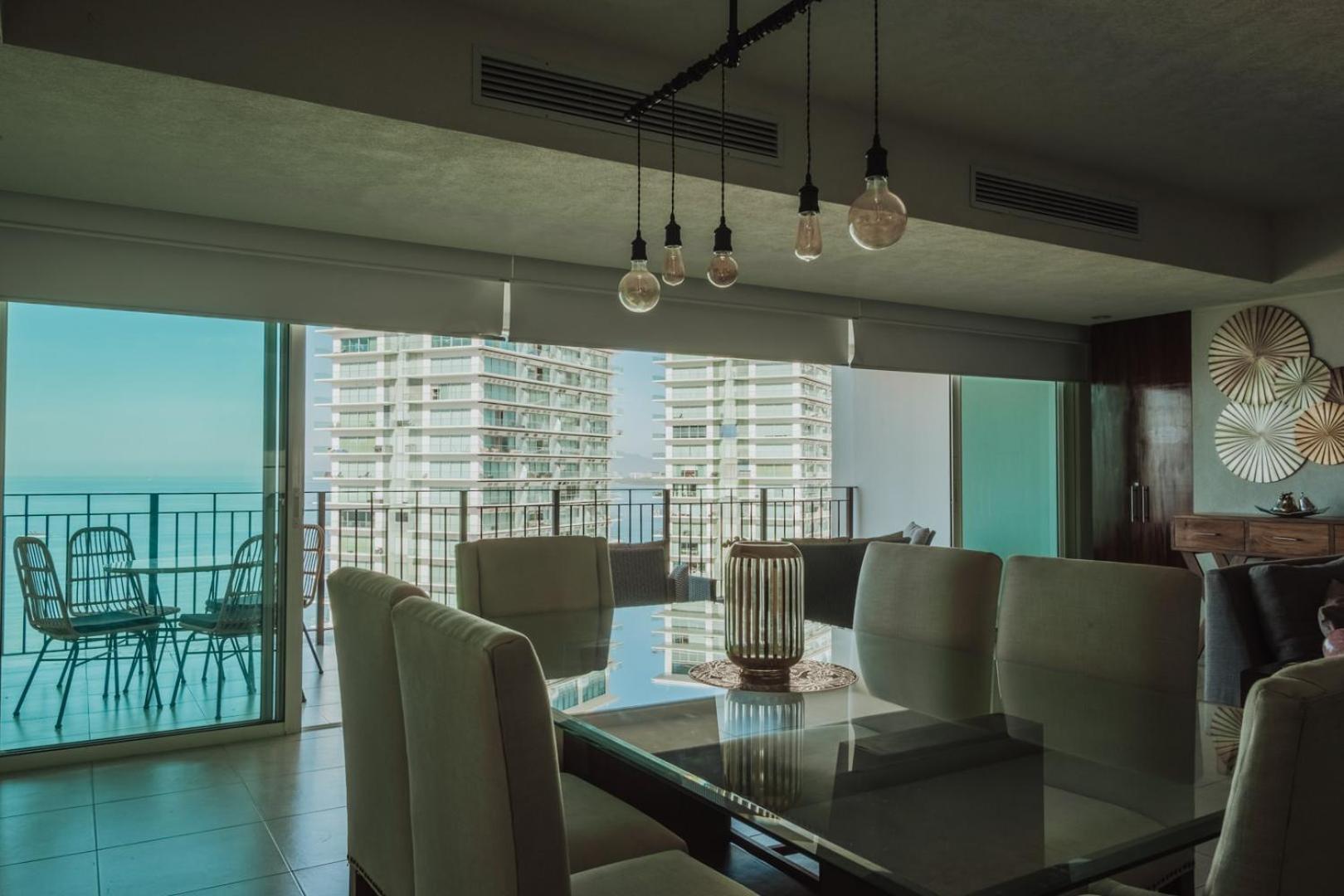 Grand Venetian Beachfront Condos Puerto Vallarta Extérieur photo