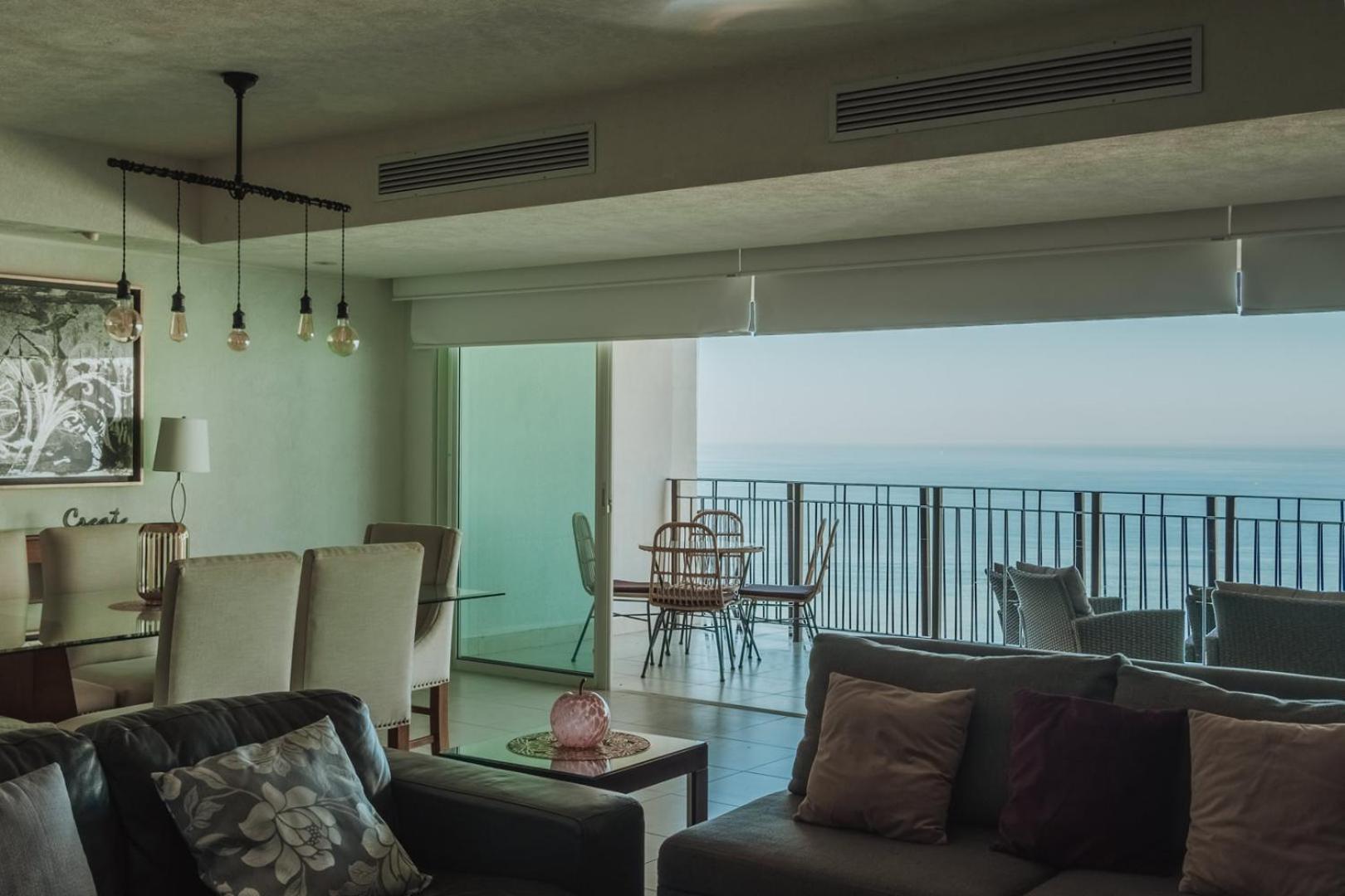 Grand Venetian Beachfront Condos Puerto Vallarta Extérieur photo