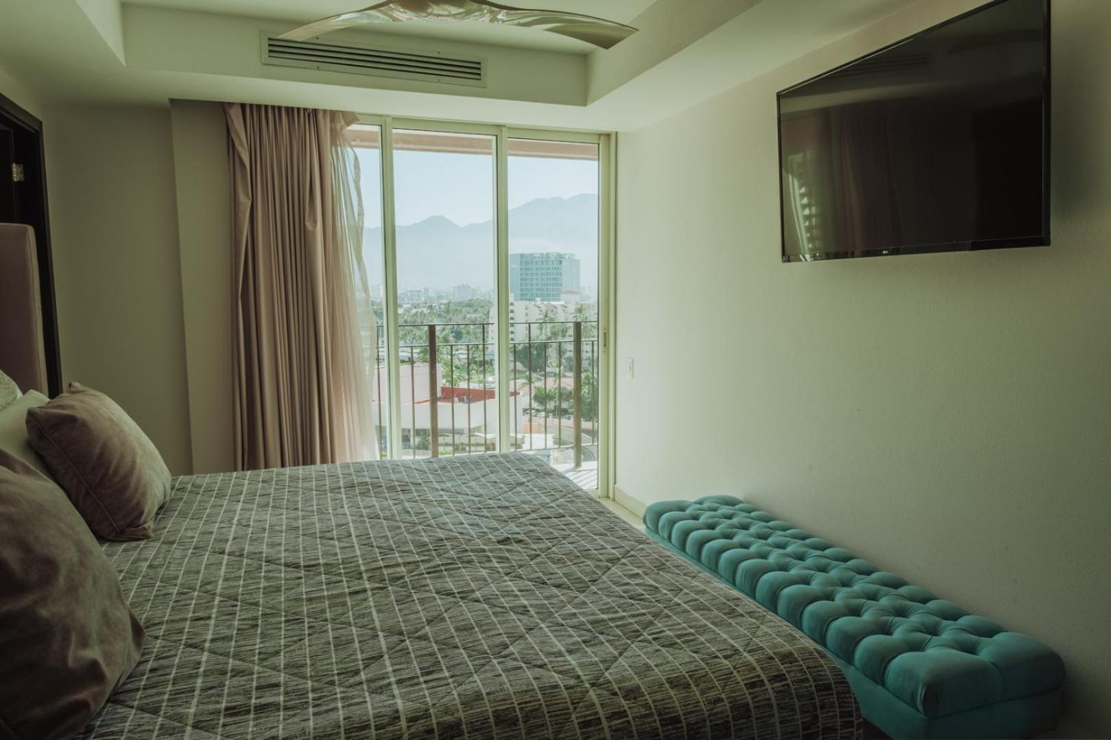 Grand Venetian Beachfront Condos Puerto Vallarta Extérieur photo