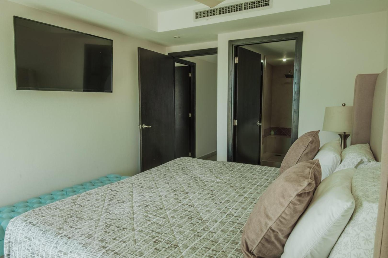 Grand Venetian Beachfront Condos Puerto Vallarta Extérieur photo